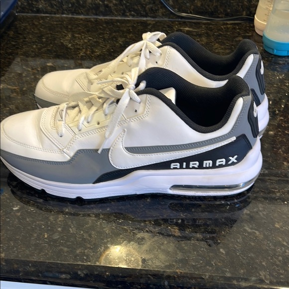 Nike Men's White and Grey Air Max, size 13 - Picture 5 of 9